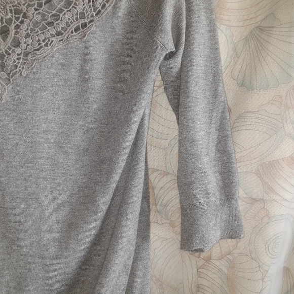 - Forever21 Gray Top - Picture 4 of 6